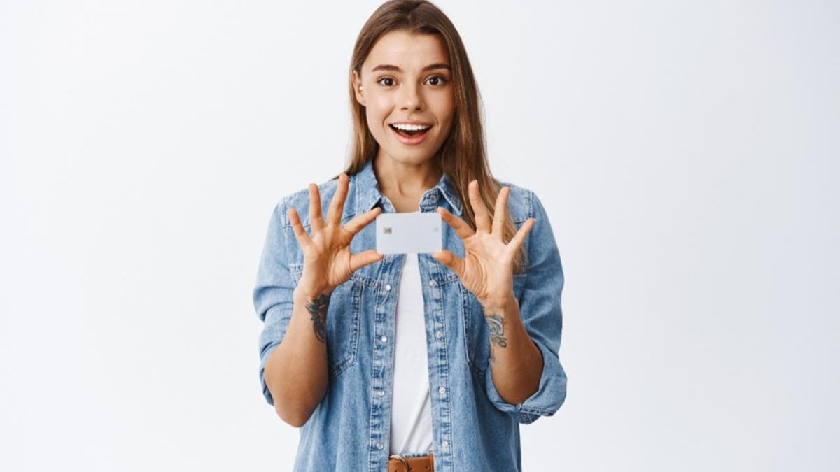 Why Proximity Cards Outlasted Swipe Badges and Biometrics